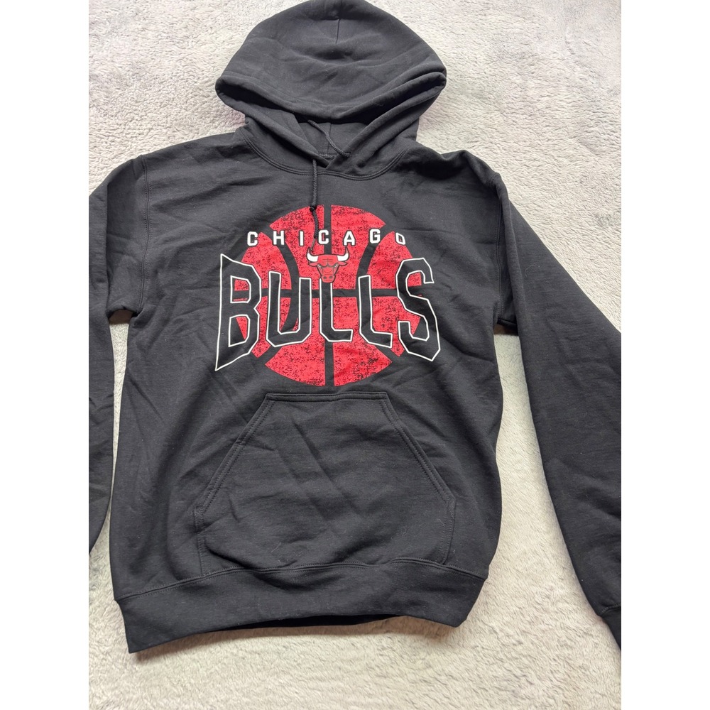 Chicago Bulls NBA Basketball Hoodie Mens Small Black Graphic Sweatshirt